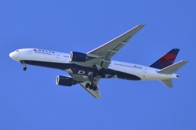 Delta B-777/200, N862DA