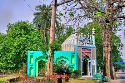 Green Mosque On The Road