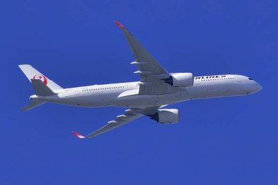 JAL, A350-900, JA07XJ