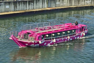 Ami-Tatsu, Pink Restaurant-Boat