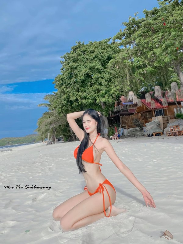 Orange Bikini @maepia