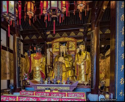 City Temple main shrine.jpg