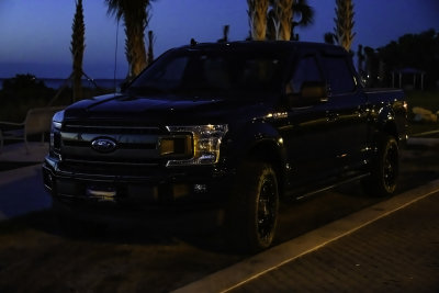 uZ71_6216_GlowingInTheDark.jpg