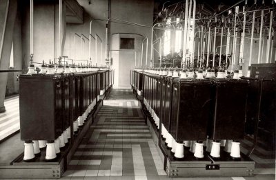 Capacitors for the various high-frequency circuits.