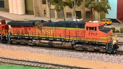 BNSF 7717, Athearn Genesis ES44DC.