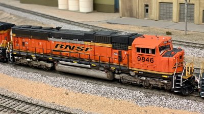 BNSF 9846, Athearn Genesis SD70MAC.