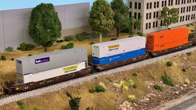 BNSF 253671 - Kato Gunderson 3x53' MAXI-IV Well Car