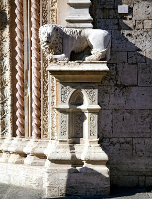 Lion (denotes Perugia's allegiance to the medieval Guelph cause)