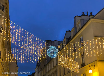 Holiday lights, Paris