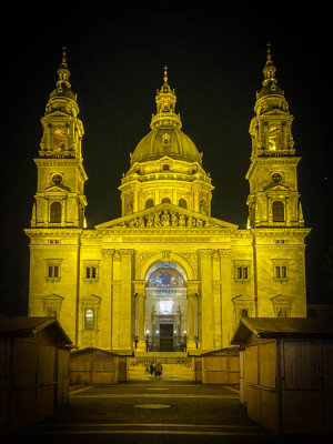 St. Stephen's Basilica at night