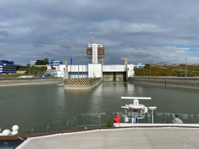 Approaching the first lock