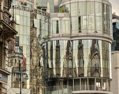 New building reflects the old in Vienna