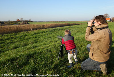 Rens & Rick twitching a Desert Wheatear