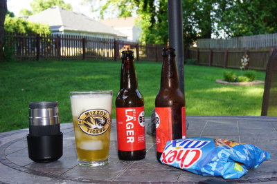 Backyard photography with refreshments and chips 