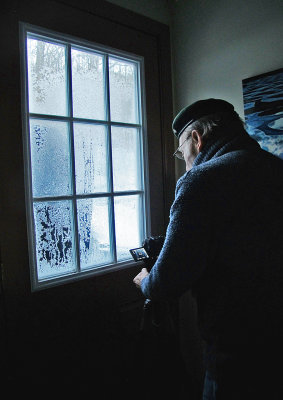 W photographing Window Frost