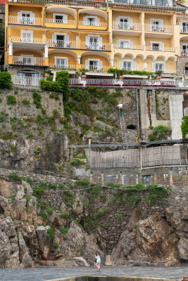 Trimming the shrubbery in Positano....