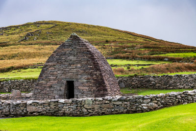 The Gallarus Oratory (in English) - a 1000 year old Christian church overlooking the Atlantic Ocean.
