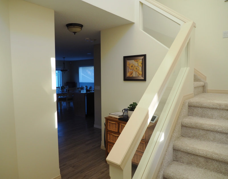 Front Entry1.JPG