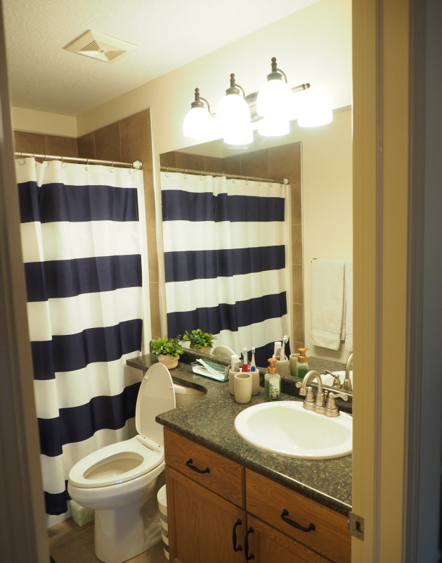 Ensuite.JPG
