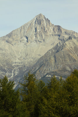South-facing slope of a peak in the Bernese Mountains
