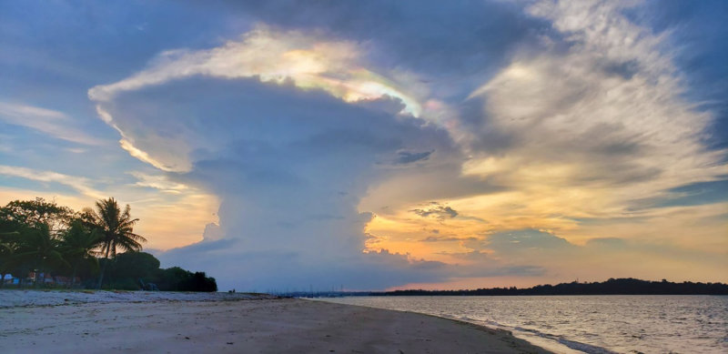 Jan HeerwagenMushroom Cloud at Sunset