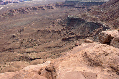 Over the edge on the Canyonlands Overlook Trail at Canyonlands NP