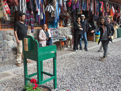 The peruvian game of Sapo