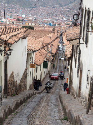 Streets of Cusco - climbing to Sacsayhuaman