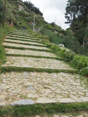 Climbing to Sacsayhuaman