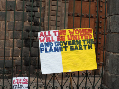 A sign on the street in Cusco