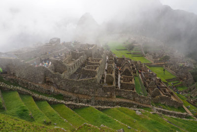 The fog over the ruins begins to rise