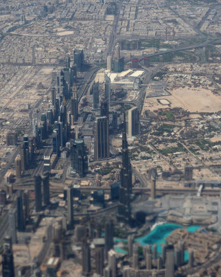 Aircraft turns around over Dubai