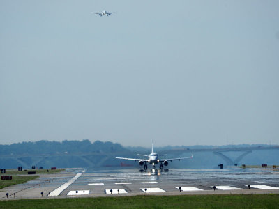 Combined landing and takeff sequence at National Airport (2 of 4)
