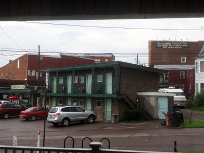 An ancient motel and diner in Meyersdale