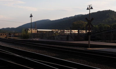 Murder Mystery train approaches Cumberland Station