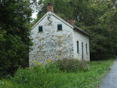 Lockhouse for lock 27 at Spinks Ferry