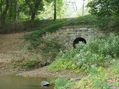The culvert that we went back to the towpath at