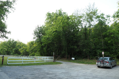 The parking lot at Pennyfield Lock