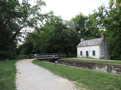 Pennyfield Lock and lock house
