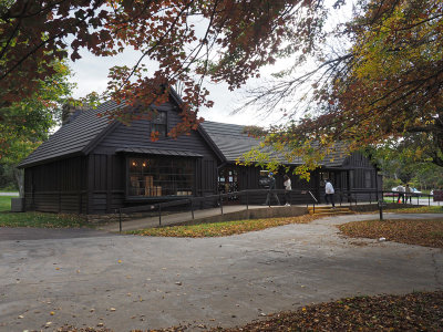 The store and park building at the Elkridge wayside