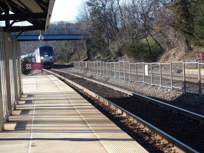 Train approaching Woodbridge,VA, station