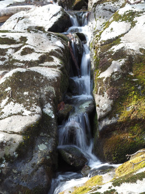 Between the rocks on Ceder Run