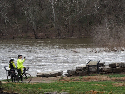 Bikers at Dam 5