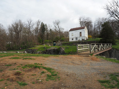 Bridge across stop lock at Dam 5