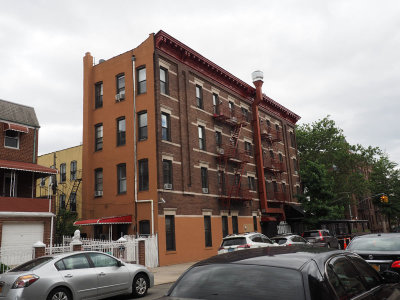 Apartment building in Queens
