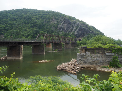 Maryland Heights and railroad bridges across the Potomac