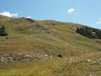 Path towards top of ridge on trail to Mount Ida