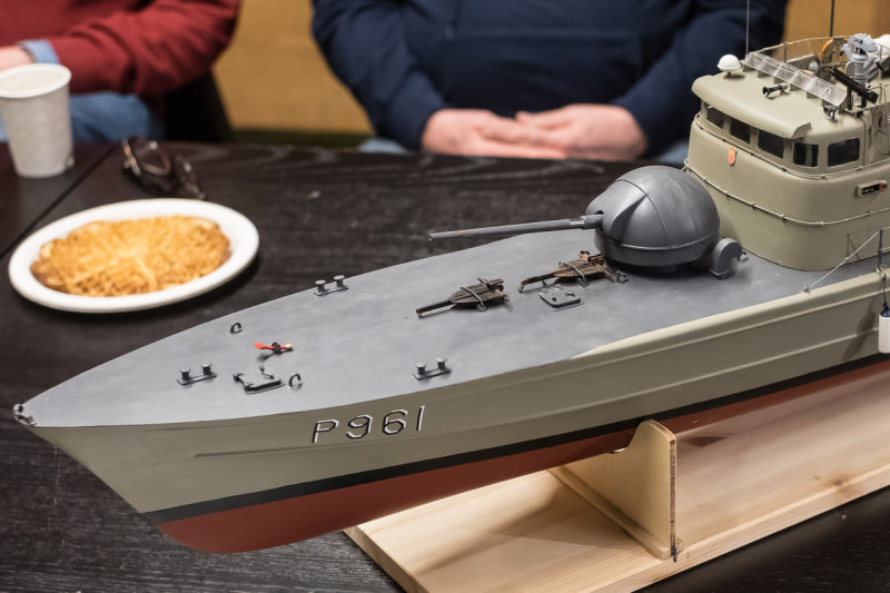 Fordekk med 76 mm automatkanon