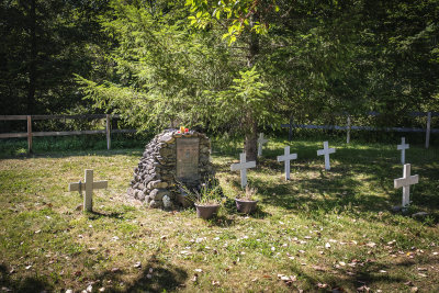 Indian Henry's Grave Monument