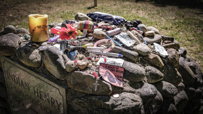Indian Henry's Grave Monument